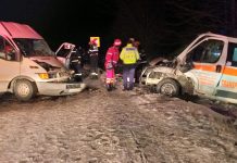 FOTO: Ambulanţă implicată într-un accident la Bălcești! Pacienta și șoferii au ajuns la spital