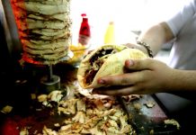 Amenzi pentru nereguli depistate la un fast-food şi o carmangerie