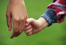 DGASPC Gorj recrutează noi asistenți maternali