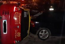 Accident la Motru, între un taxi și trei mașini parcate