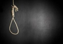 Tânăr găsit spânzurat într-un atelier