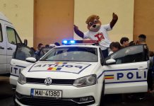 FOTO: Poliția, cu ursulețul ”Tedi” la Colegiul Tehnic Mătăsari