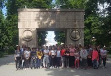 Galerie foto: Zeci de elevi din Bihor, în vizită la Târgu Jiu
