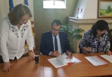 Foto: Contract de 3 milioane de euro, semnat de primarul de Motru la sediul ADR SV Oltenia