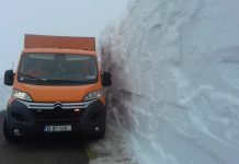 FOTO: Zona Pasul Urdele, deszăpezită! Stratul măsoară circa 4 metri!