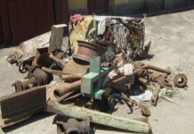 Sute de kilograme de fier vechi, furate din curtea unei bătrâne din Bâlteni