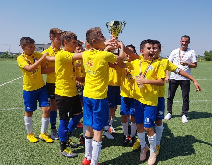 LPS-Tg-Jiu-U13_02-696x542