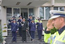 Moment de reculegere ținut de polițiști și jandarmi, în memoria agentului împușcat mortal de un bărbat urmărit internațional