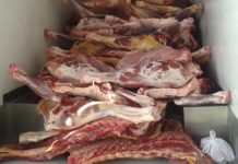 Societate comercială, sancţionată pentru transportul produselor alimentare cu mijloace neautorizate, dar şi carne confiscată de DSVSA