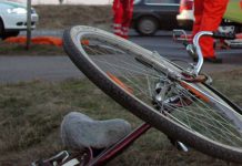 A lovit un biciclist și a fugit de la locul accidentului