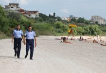 180 de polițiști, delegați la mare