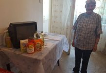 Locatara garsonierei reabilitate de vecini a revenit acasă de la sanatoriu! A fost primită cu casa renovată și cu alimente donate