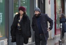 „Vieți duble”, o comedie inteligentă, premieră la Târgu-Jiu