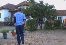 Percheziție în casa unui consilier local din Drăguțești