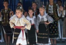 O nouă ediție a Festivalului Folcloric ,,Iustina Băluțeanu”, la Bustuchin