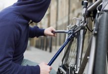 Doi tineri din Licurici, reținuți pentru furt