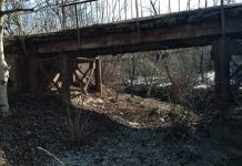 Pod demolat şi reconstruit la Cărbuneşti