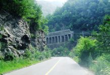 Pe unda bătrânului Rhabon