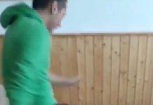 Elev lovit cu piciorul în cap de către un coleg, la liceul din Țicleni