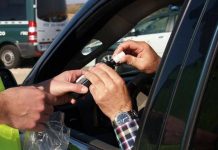 Bărbat beat criță, prins la volan fără permis