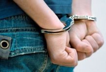 Reținut după ce și-a bătut tatăl