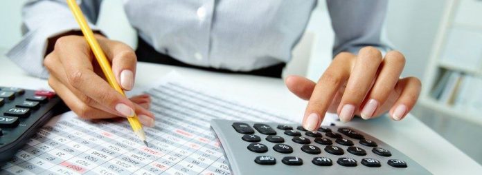 Contabilii ies în stradă pentru eliminarea e-TVA