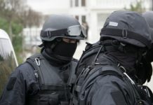 Percheziții într-un dosar de pornografie infantilă. O elevă de 12 ani, din Gorj, a trimis materiale pornografice