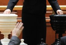 A fost depusă moțiunea de cenzură. „Este necesar un nou guvern”