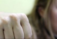 Femeie bătută în plină stradă, la Târgu Jiu