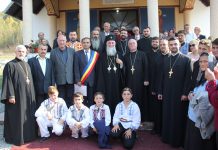 Sfântă Liturghie Arhierească la sfinţirea Bisericii din Parohia Hurezani, filia Plopu, comuna Hurezani, judeţul Gorj – ,,În biserică, simţim Mâna Cerească a Lui Dumnezeu care ne mângâie creştetul şi ne alină necazurile”!