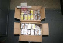 Vânzător de petarde pe Facebook, prins de polițiști