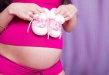 VIDEO: O elevă de 15 ani din Rovinari a rămas gravidă cu colegul ei de bancă! În aceeași clasă, încă două colege însărcinate