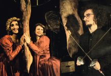 Cronica teatrală „Hamlet în sos picant” de Aldo Nicolaj în regia lui Aurel Palade sau Cum a reuşit Fiu Cristian Vlad să-şi construiască propria poveste interpretativă şi autoironică – pe scena T.D. „E.G.” Târgu-Jiu –