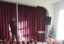 Moș Crăciun, încărcat cu peste 300 de cadouri, a poposit la Căminul Cultural Budieni!