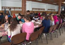 Masă caldă și pentru elevii din Scoarța