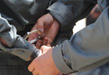 Reținuți după percheziții