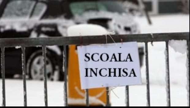 scoala inchisa
