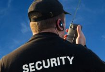 Post de paznic la o școală din Rovinari