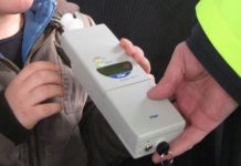 Un șofer beat s-a răsturnat cu mașina