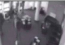 VIDEO: Angajata unei săli de jocuri din Târgu-Cărbunești, lovită de un client