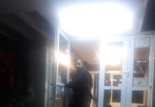 VIDEO: El este bărbatul care a profanat mormântul unui tânăr de 18 ani, pentru 50 de lei