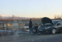 Foto: Tamponare în sensul giratoriu de la Iezureni