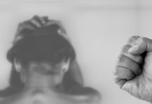 Femeie amenințată cu moartea