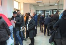 Coadă la taxe încă din prima zi