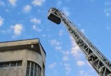 Intervenție la înălțime a pompierilor, la Tribunalul Gorj