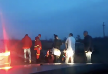 Mașină răsturnată în șanț, la Lelești, după o depășire! Un băiat de 11 ani, la spital