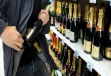 Cercetat după ce a furat alcool