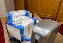 FOTO: Dispozitive cu dezinfectant la blocurile din Turceni