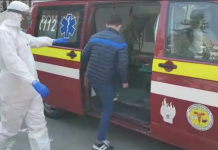 A ieșit din izolare și a mers la spital sperând că va fi testat mai repede!