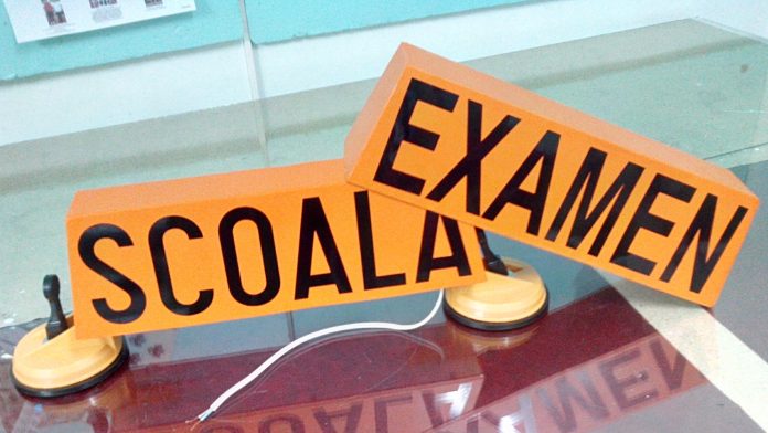 caseta_scoala_examen_auto